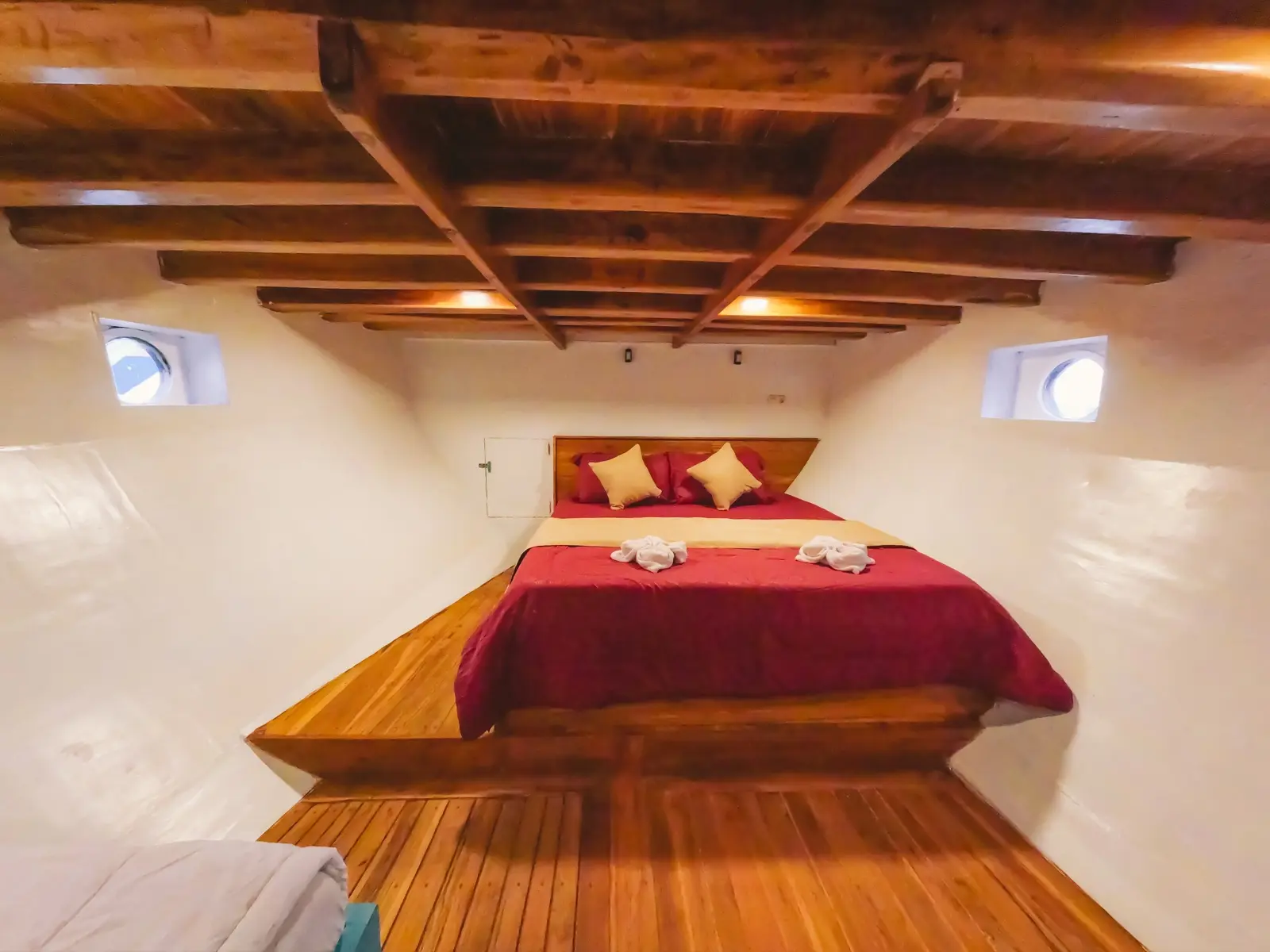 Alfatran 上的 Superior Family Cabin