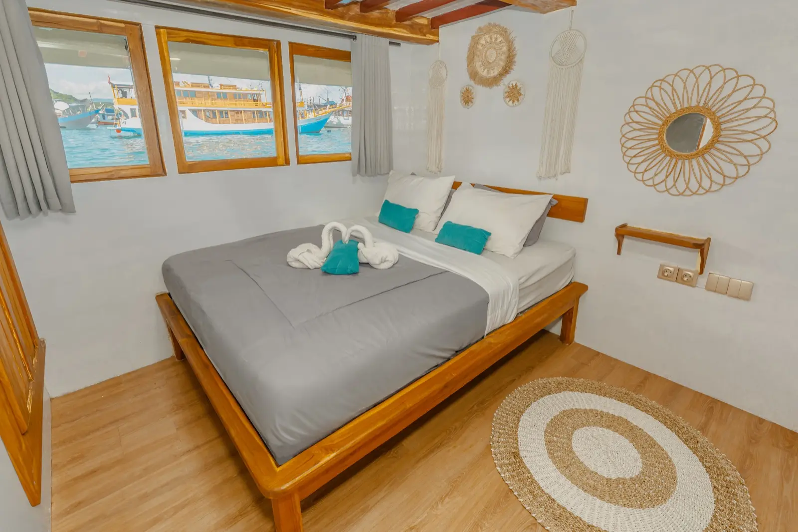 Amore 上的 Master Cabin (Main Deck)