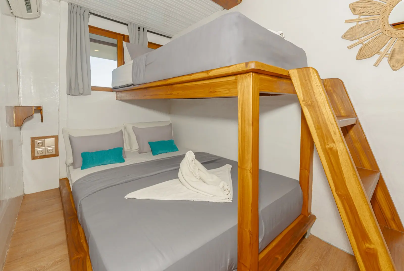 Amore 上的 Sharing Cabin 3