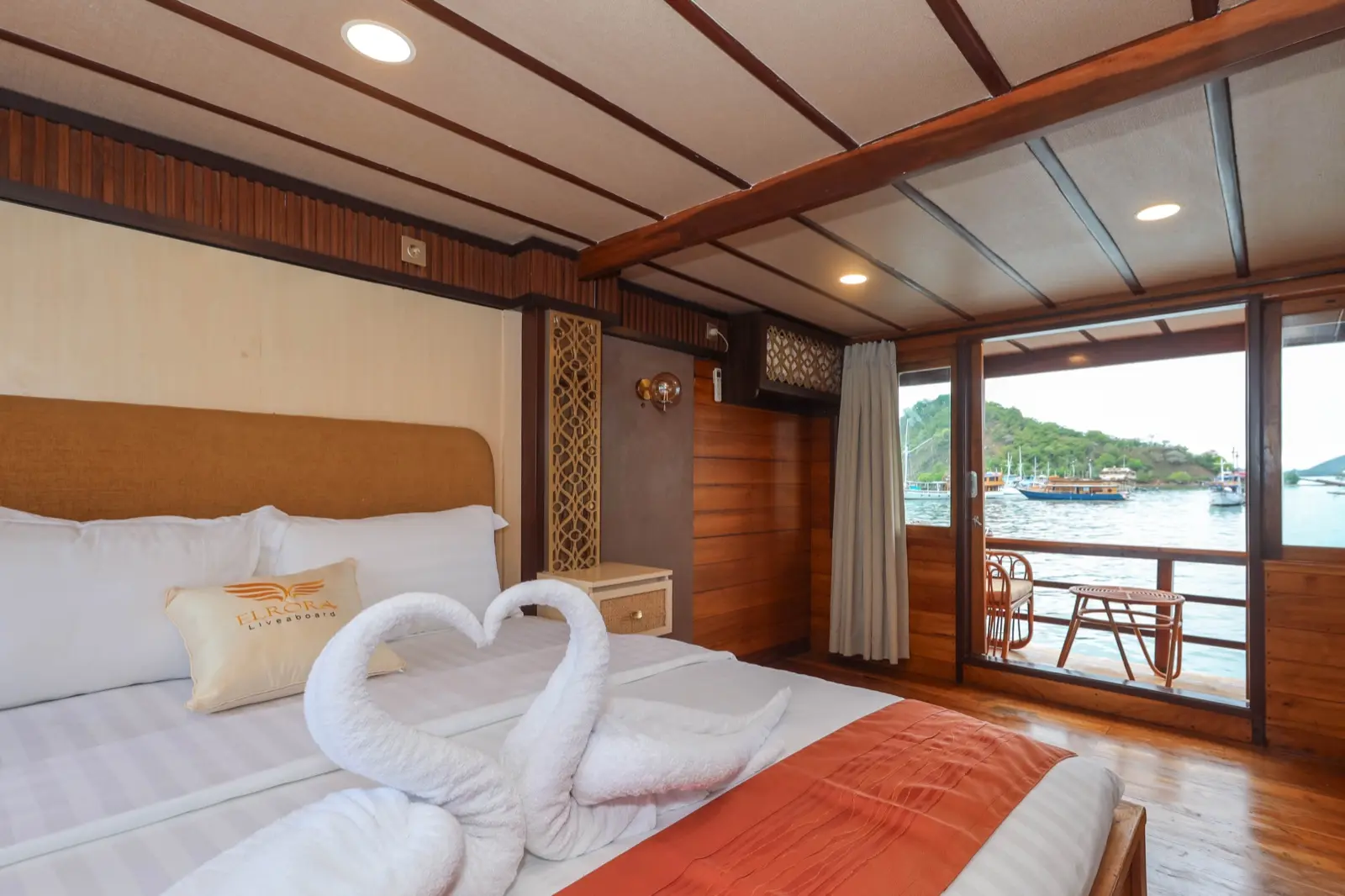 Elrora 上的 Deluxe Cabin