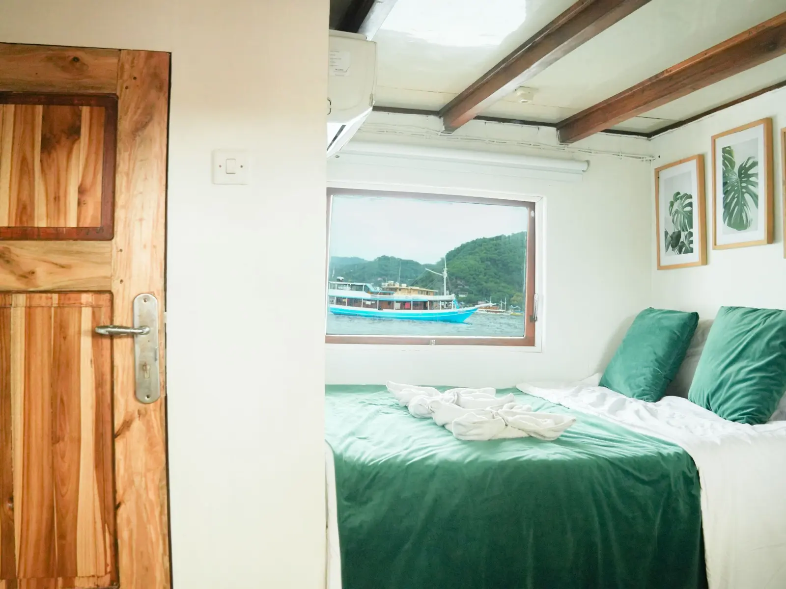 Hatira Hela 上的 Deluxe Cabin 6