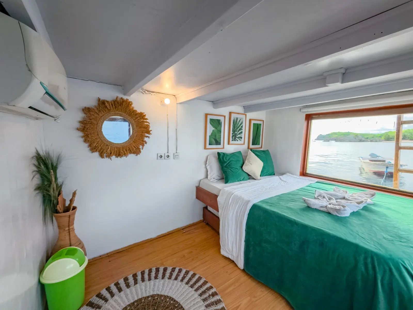 Hatira Hela 上的 Master Cabin 1