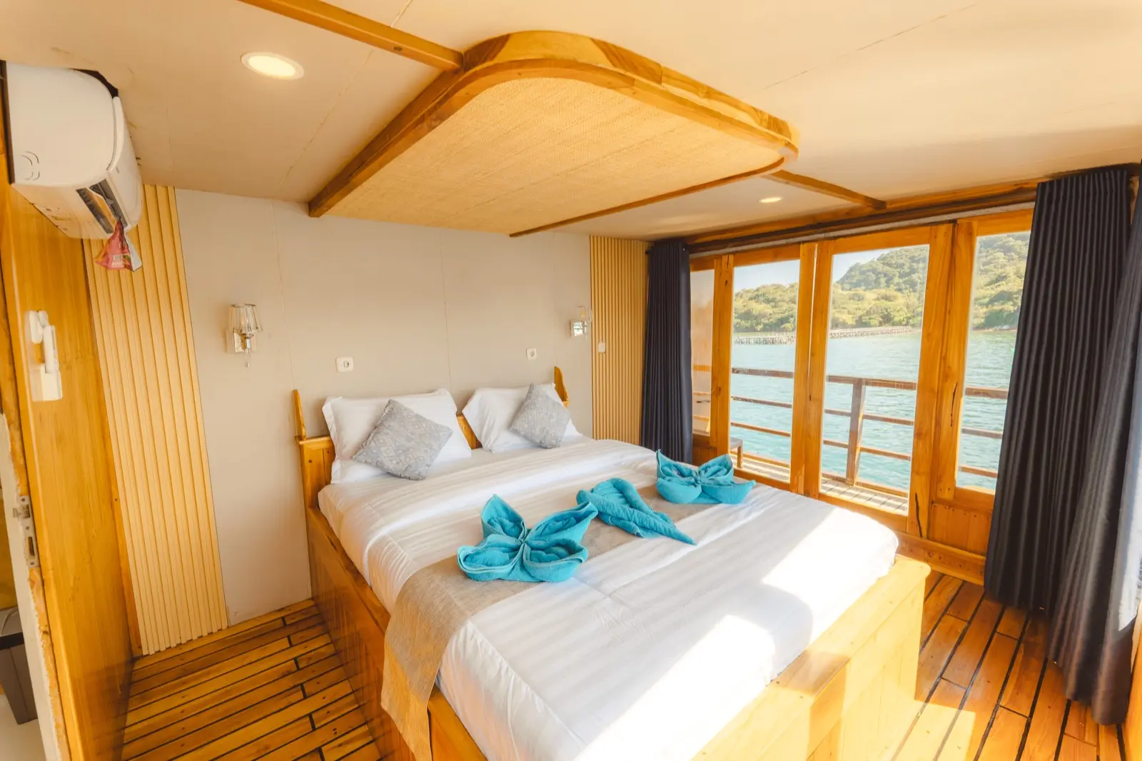 Lamborajo 2 上的 Royal Master Cabin 2