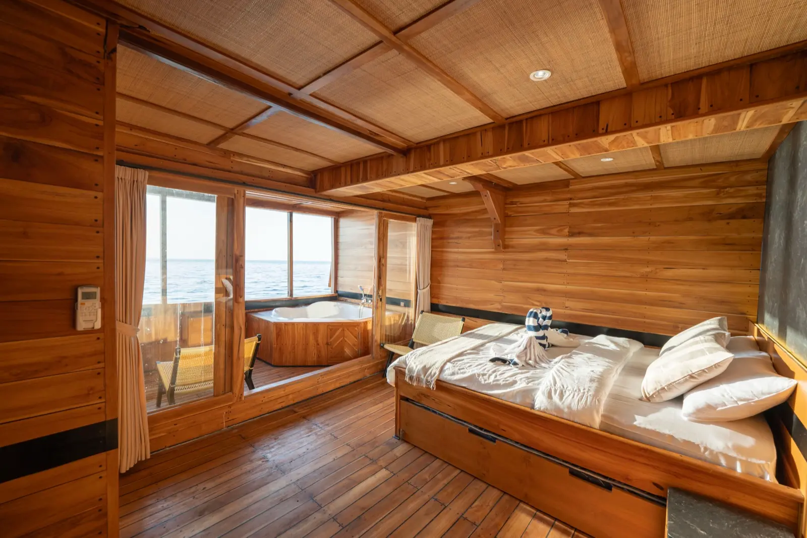 Lamborajo 3 上的 Master Cabin 1