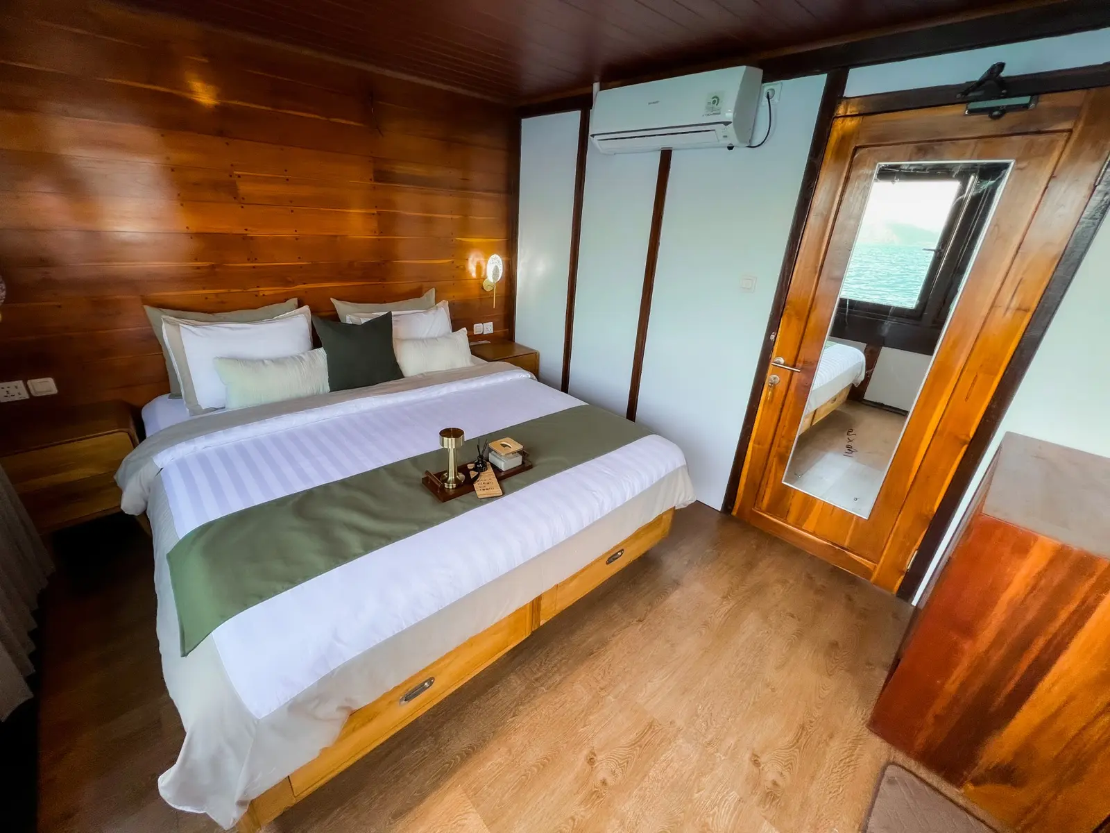 Neptune 上的 Deluxe Room