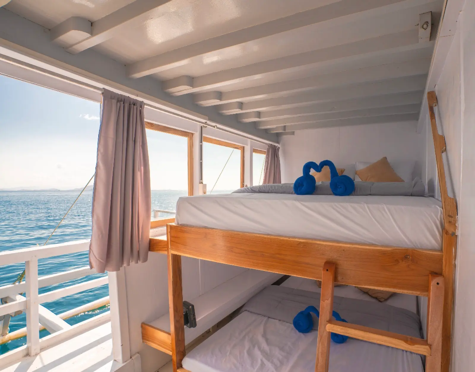 New IJC 上的 Sharing Cabin 4