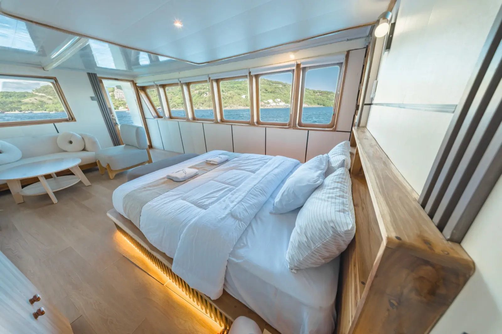 Raja Bintang 03 上的 Master Cabin Middle